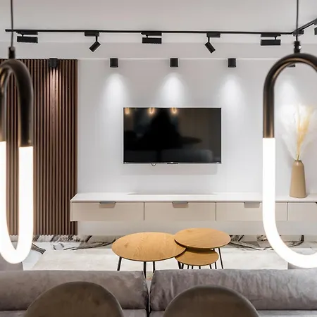 דירה Ultra-modern Luxury - Spacious & Elegant