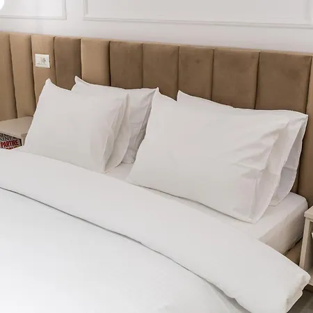 Ultra-modern Luxury - Spacious & Elegant דירה *