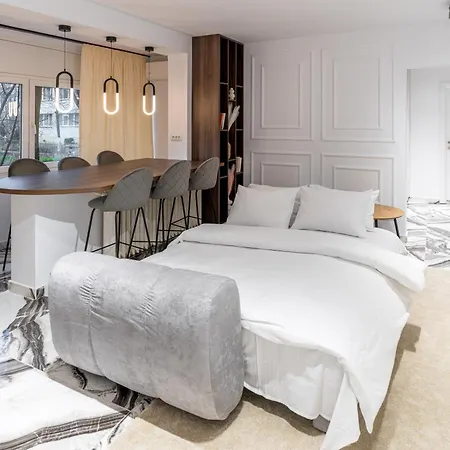 Ultra-modern Luxury - Spacious & Elegant Bucarest