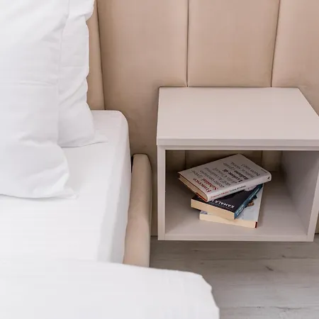 Ultra-modern Luxury - Spacious & Elegant *