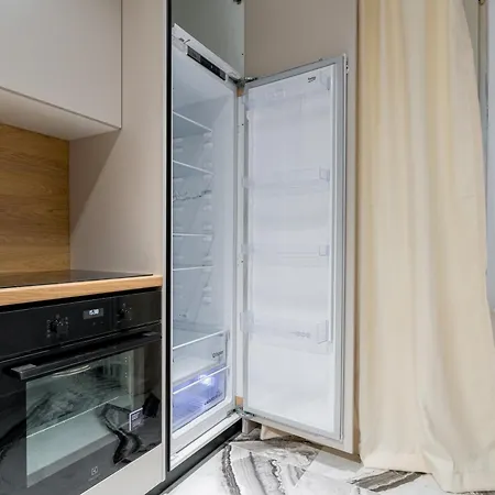 Ultra-modern Luxury - Spacious & Elegant Apartment