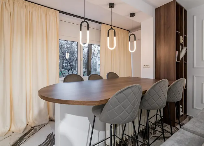 Ultra-modern Luxury - Spacious & Elegant Lägenhet