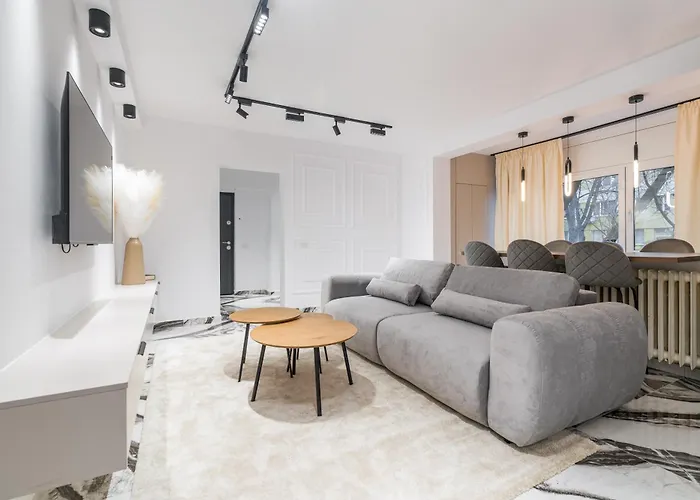 Ultra-modern Luxury - Spacious & Elegant *