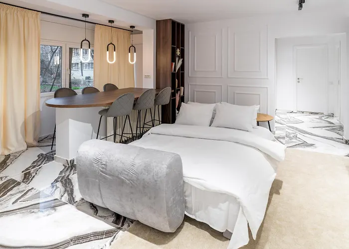 Ultra-modern Luxury - Spacious & Elegant Bukareszt