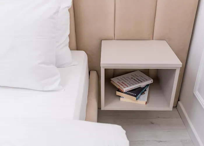 Ultra-modern Luxury - Spacious & Elegant *