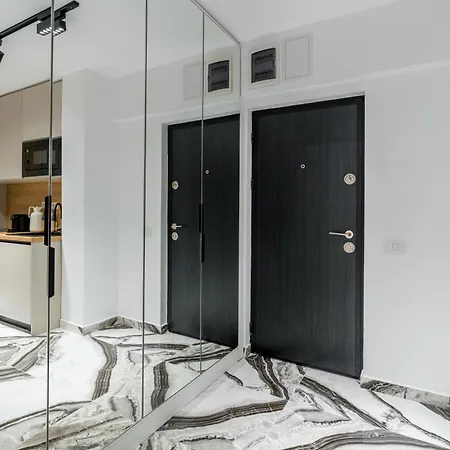 Ultra-modern Luxury - Spacious & Elegant *