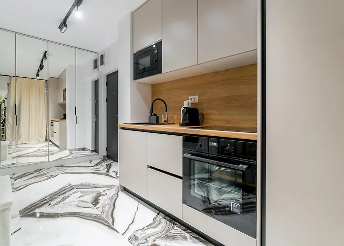 Ultra-modern Luxury - Spacious & Elegant Апартаменты *