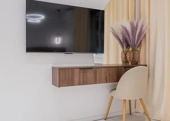 Ultra-modern Luxury - Spacious & Elegant * Бухарест